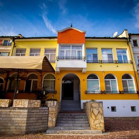 Old City Square Apartment Lovech Exteriör bild